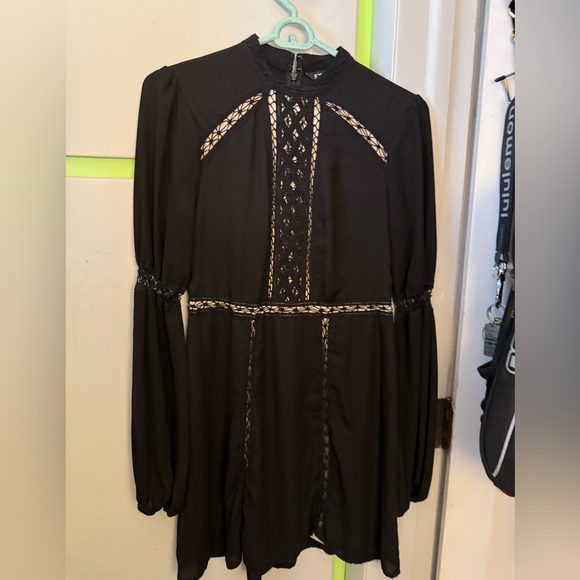 Express Dresses & Skirts - Express Black Lace Sleeve Dress